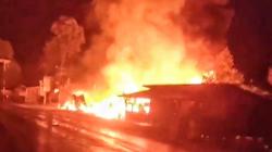 Rumah Panggung dan Warung di Kecamatan Sabangau Palangka Raya Hangus Terbakar