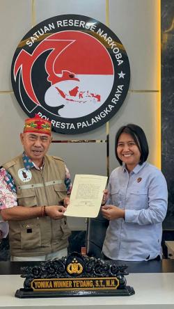 Satresnarkoba Polresta Palangka Raya Terima Deklarasi Gerakan Dayak Anti Narkoba