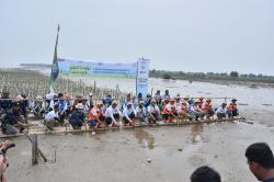 Peringati HMPI 2025, 15 Ribu Mangrove Ditanam di Pesisir Karawang