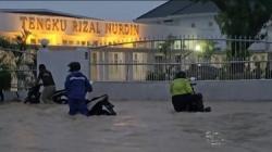 Banjir Besar Lumpuhkan Medan, Rumah Dinas Gubernur hingga Kapolda Terendam