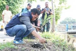 Jaga Kelestarian Lingkungan, DLHK Sidoarjo Tanam 8.000 Bibit Tanaman