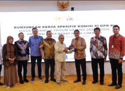 Ekosistem Keuangan Jawa Barat Tumbuh Pesat, Komisi XI Pantau Langsung Kinerja OJK