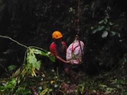 Penggiat Lingkungan Angkut 10 Karung Sampah Liar di TNGGP, Jaga Hulu Air Curug Samir Tetap Bersih