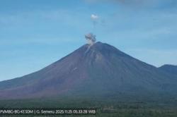 Pemprov Jatim Lakukan Modifikasi Cuaca, Atasi Dampak Erupsi Gunung Semeru
