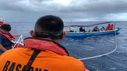 Terombang-ambing di Perairan Rote Ndao, Nyawa 6 Nelayan Berhasil Diselamatkan Tim SAR