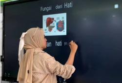 Era Kolaborasi Digital: Smart Board Hadirkan Pengalaman Rapat Virtual Tanpa Batas