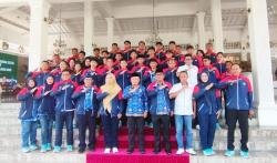 Cabor Atletik Dilepas, Bupati Bermimpi Bangun Pusat Latihan di Stadion Mashud Wisnusaputra