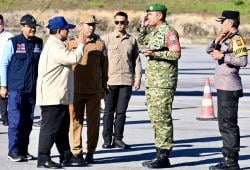 Presiden Prabowo Tinjau Penanganan Banjir di Tapanuli Tengah, Pastikan Bantuan Tersalurkan
