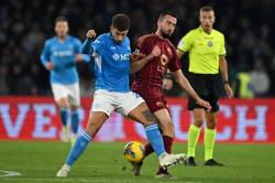 Sangat Ketat 7 Besar Serie A, Roma Ditikam Napoli 0-1