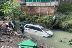 Dua Mobil Terseret Arus di Margaasih Masih Belum Berhasil Dievakuasi