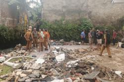 Cerita Warga Margaasih, Tiba-Tiba Tembok Jebol, Air Masuk Sekaligus Seret Dua Mobil