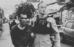 Kapolsek Lakarsantri Selamatkan Pelaku Curanmor dari Amukan Massa di Sambikerep