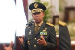 Panglima TNI Buka Suara soal Bantuan Korban Bencana Sumatera Dilempar dari Helikopter