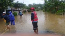 Banjir Mirip Tsunami Landa Kota Malang: 39 Titik Tergenang, Tembok Rumah Warga Jebol Dihantam Arus