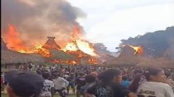 Kobaran Api Lumat 26 Rumah Adat di Sumba Barat, Jejak Sejarah Kampung Waruwora Terancam Punah