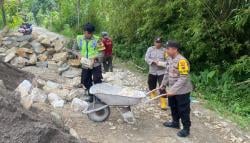 Polres Sukoharjo dan Warga Kejar Target 11 Hari Rehab Jembatan Penghubung di Weru