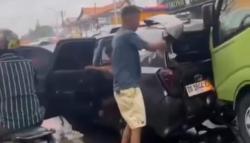 Kecelakaan Beruntun di Maros! Tiga Mobil Ringsek Diserunduk Truk