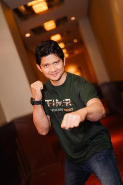 Film Timur Debut Iko Uwais Jalani Peran Ganda dan Tepis Isu Miring Pencitraan Presiden Prabowo