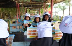 Program Cinta Bumi Siaga Bencana Kenalkan Literasi Lingkungan kepada Siswa di Karawang