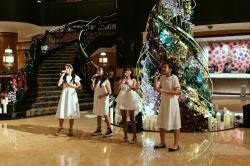 Hotel Bintang Lima di Surabaya Suguhkan Perayaan Akhir Tahun Penuh Kehangatan