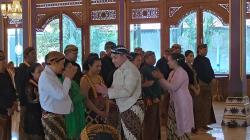 Dikukuhkan Sebagai Staf Khusus Raja PB XIV, Ferry Indrianto: Saya Datang Dengan Hati yang Teduh