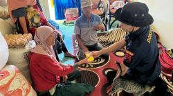 Tim Dokkes Sisir Rumah Warga Malalak, Pastikan Korban Bencana Dapat Layanan Kesehatan