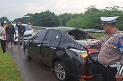 Kecelakaan Mengerikan: Ban Mobil Vios Selip di Tol Jombang-Mojokerto, Kepala Sopir Robek