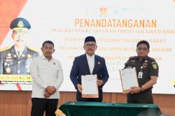 Pemprov Sulbar Teken MoU dengan Kejati, Pelaku Tindak Pidana Bisa Jalani Kerja Sosial