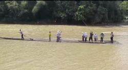 Empat Tahun Menunggu, Pelajar Cianjur Tetap Bertaruh Nyawa Seberangi Sungai Cibuni