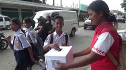 Warga dan Pelajar di TTU Sukarela Sumbang Uang Jajan untuk Korban Bencana Sumatera