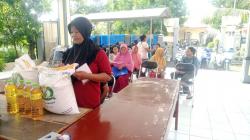 Puluhan Warga Sumur Welut Terima Bantuan Sembako, Warga Beri Respon Begini!