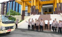 Dilepas Prabowo, Polda Riau Kirim Bantuan 30 Tangki Berisi Air Bersih ke Agam Sumbar