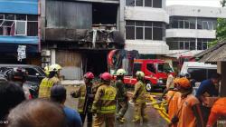 20 Kantong Jenazah Dievakuasi dari Kebakaran Gedung 7 Lantai di Kemayoran, Jakarta Pusat