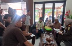 Demo Antikorupsi di Jombang, Massa Laporkan tiga Kasus Dugaan Korupsi ke Kejaksaan