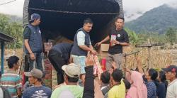 Perjuangan Jurnalis Batam Salurkan Bantuan ke 4 Jorong Terisolir di Agam