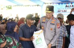 Perkuat Ekonomi Warga, Kapolda Kalteng Kawal Program Pangan dan Pasar Murah di Pangkalan Bun