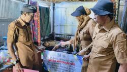 Tak Perlu ke Kantor Desa, BLT DD di Kotaanyar Dibagikan Langsung ke Rumah Warga