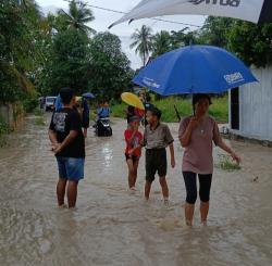 Hujan Deras Picu Banjir di Suku 5 Tambahrejo Gadingrejo, Warga Minta Solusi Pemerintah