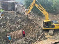 Tangani Longsor di Bubulan, Pemkab Bojonegoro Kerahkan Eskavator