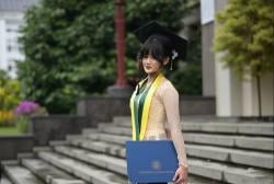 Wisudawan Termuda UGM: Farras Lulus Dokter di Usia 19 Tahun