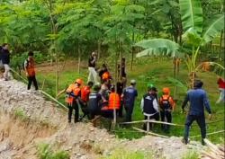 Tim SAR Temukan Pelajar Hanyut di Sungai Cisanggarung, Kondisi Meninggal