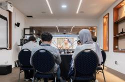 Begini Rupanya Ruang Meeting Teknologi Tinggi, yuk Intip!