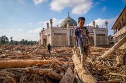 HIKMAH JUMAT : Ketika Alam Menegur Kita