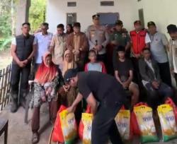 Usai Hilang di Hutan Maranne, Lima Warga Gowa Dapat Bantuan Sembako