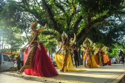 Potret Fashion Carnaval Kambang Iwak Festival 