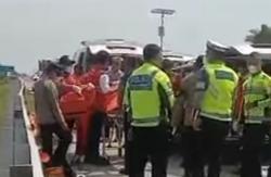 Empat Orang Ditemukan Meninggal Dalam Mobil di Tol Pejagan–Pemalang, Polisi Selidiki Penyebabnya
