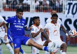 Malut United Libas Persib Bandung 0-2, Maung Bandung Gagal Kudeta Persija