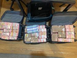 Polisi Amankan 4 Orang Bawa Uang Tunai Rp7,7 Miliar di Pelabuhan Harbour Bay Batam