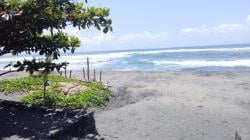 Jelang Libur Nataru 2025, Pantai Apra Cianjur Masih Sepi Pengunjung