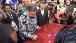 Menko Perekonomian Airlangga Hartarto Resmikan Pabrik Mobil Listrik Pertama Indonesia di Subang